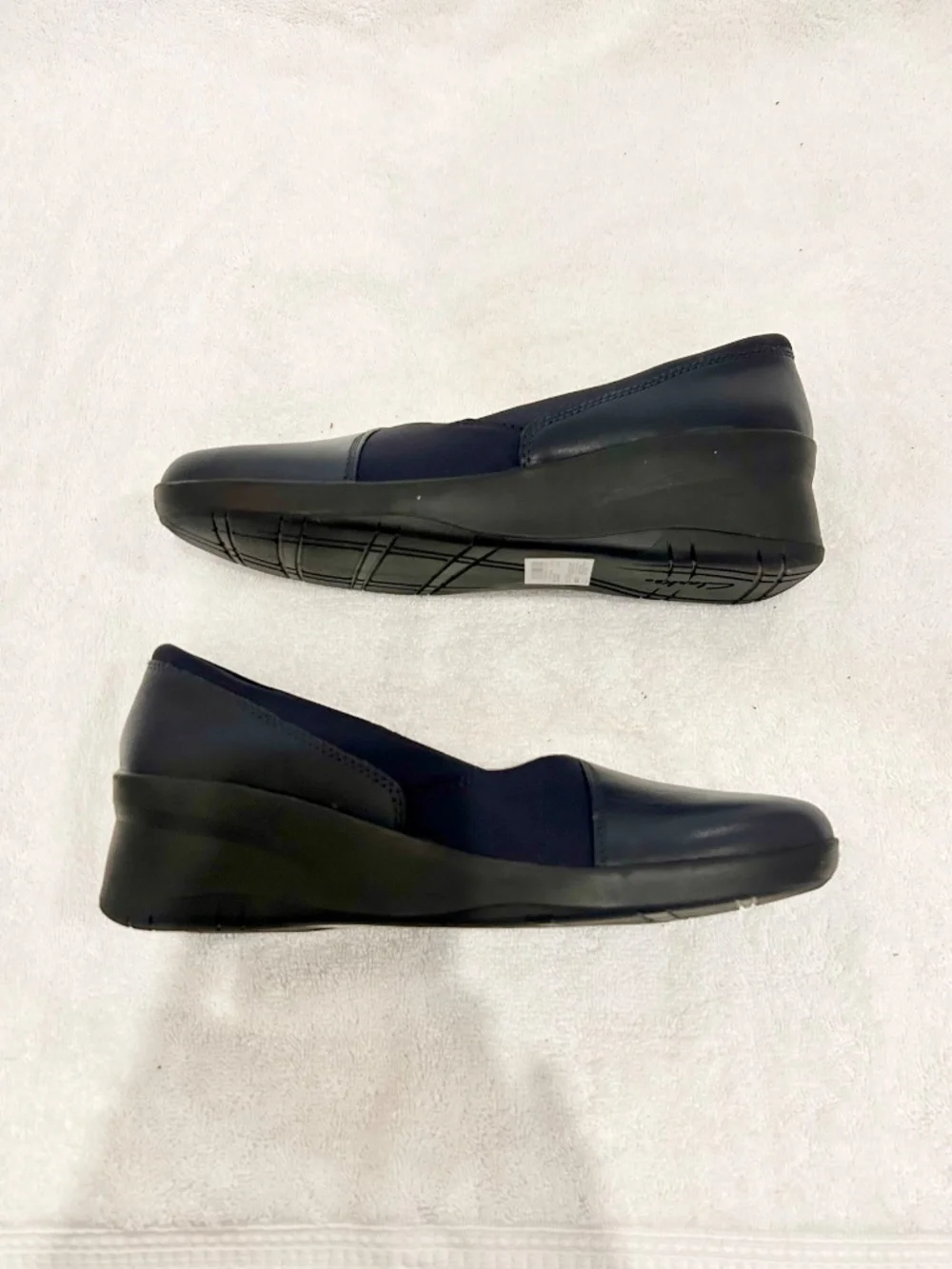 Clarks Slip on flats Loafers Wedge sole navy blue work office shoes Sz. 10